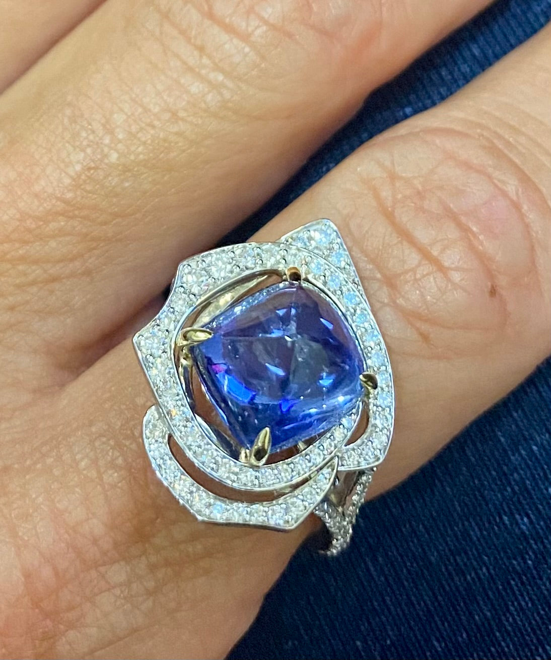 Rozel Bay Sugarloaf Cabachon Blue Sapphire and Diamond Ring in 18KW/Y